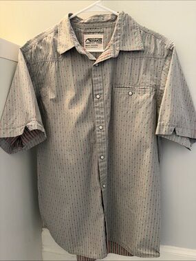 Mountain Khakis Short Sleeve Gray Button-Up Shirt with Red Dot Pattern